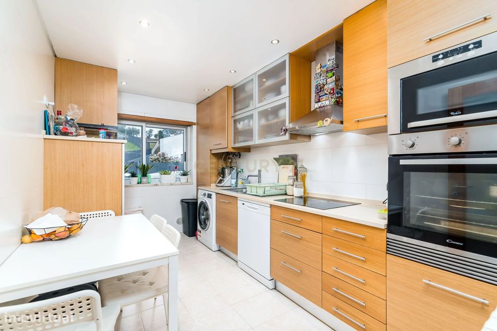 Apartamento T2 em Loures com Terraço e Boa Exposição Solar — Camarate, Unhos E Apelação, Lisboa