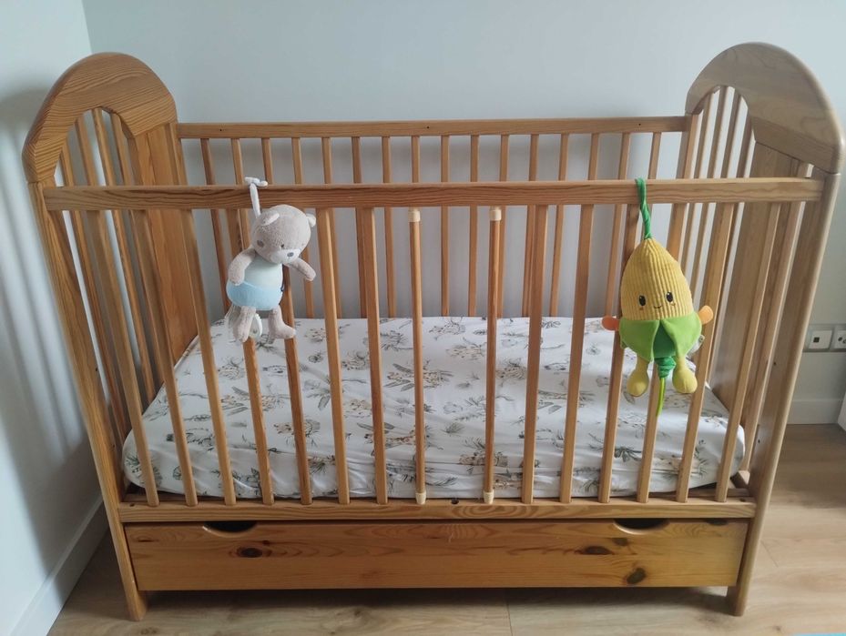 Łóżeczko drewniane sosnowe