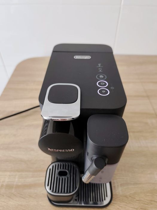 Máquina de Café Nespresso Lattissima One De'Longhi – Excelente Estado