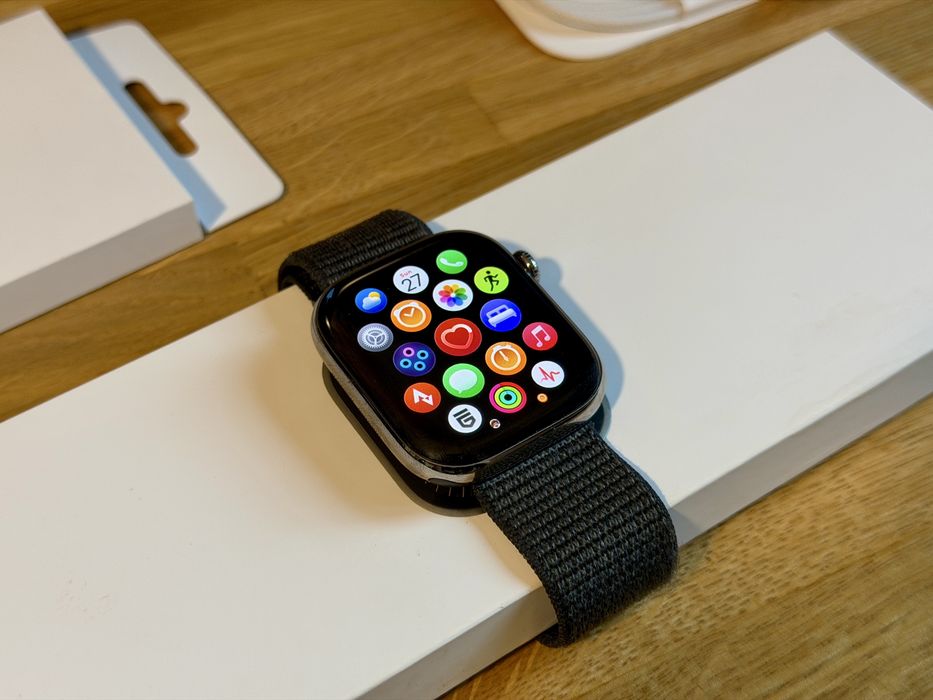 Apple Watch Series 10 46mm Titanium Cellular (LTE) + 2 oryginalne paski