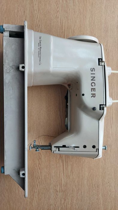 Електро швейна машина Singer 401 G