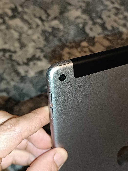 iPad Air usado sem marcas de uso, bloqueado