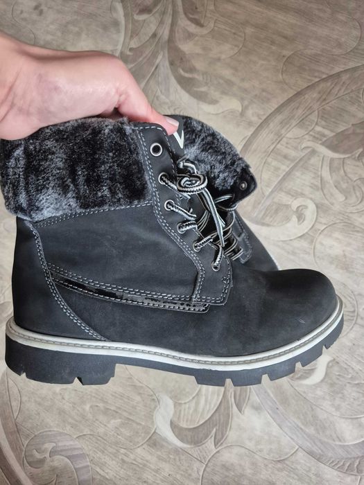 Женские осенние ботинки Vty