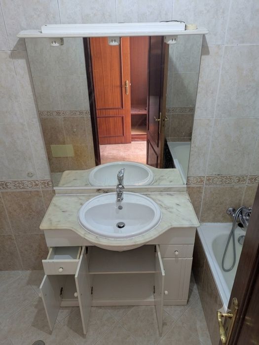Lavatório com móvel completo + espelho – 100 cm