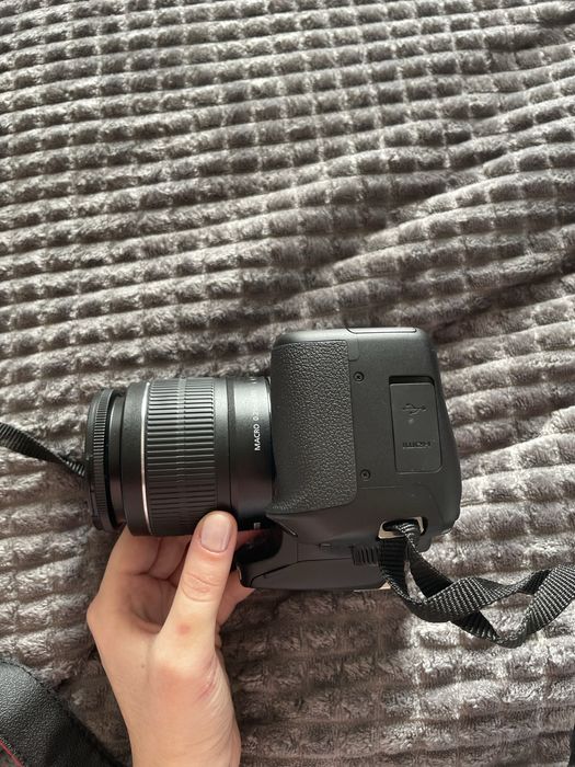 Câmera Canon EOS 4000D