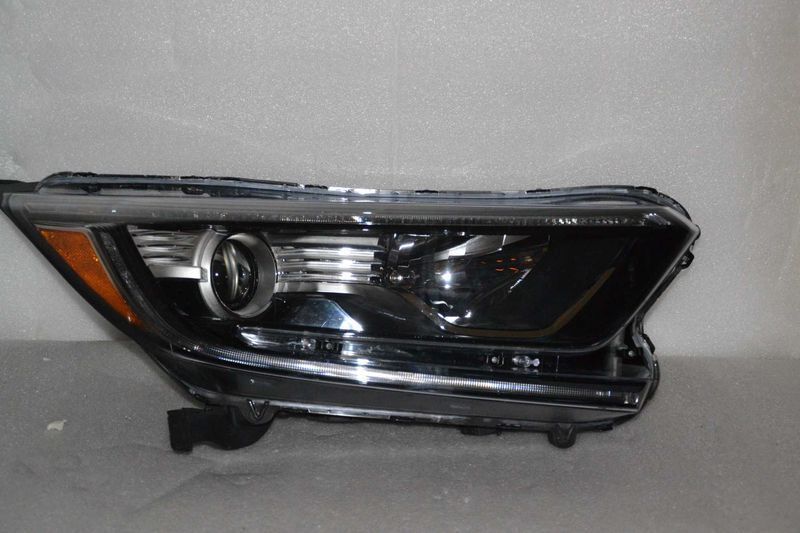 Правая фара Honda CR-V галоген 2017 2018 2019