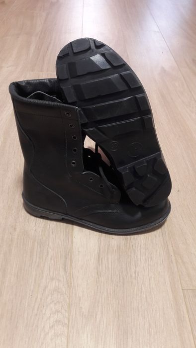 Продам демісезонні берці