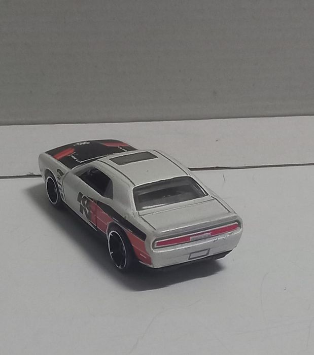 08 Dodge challenger SRT8 hot wheels