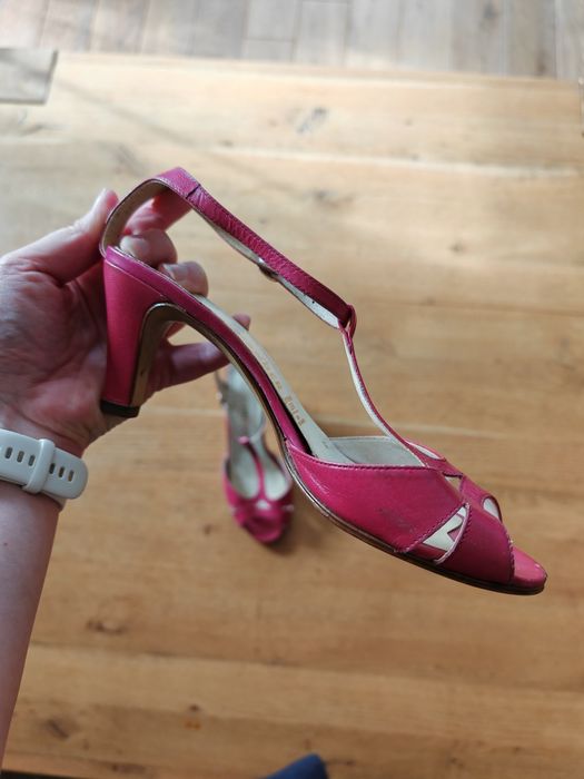 Różowe sandałki na obcasie Salamander 5