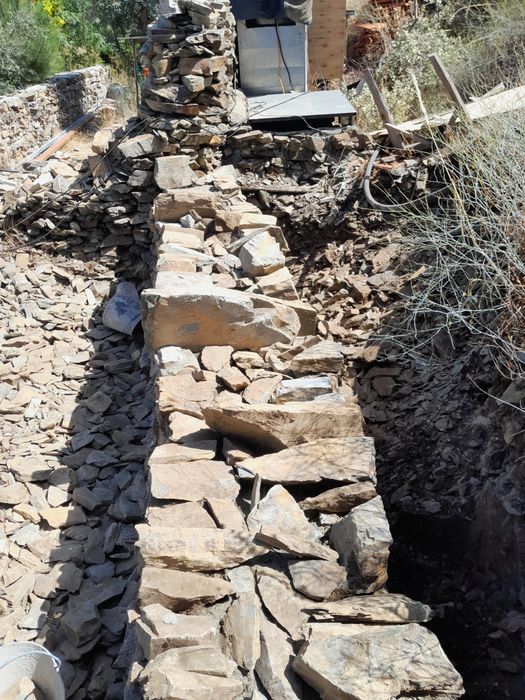 Muros em xisto rusticos