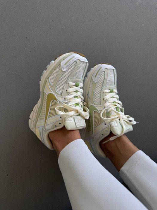 Кросівки Nike Zoom Vomero 5 White Lemon