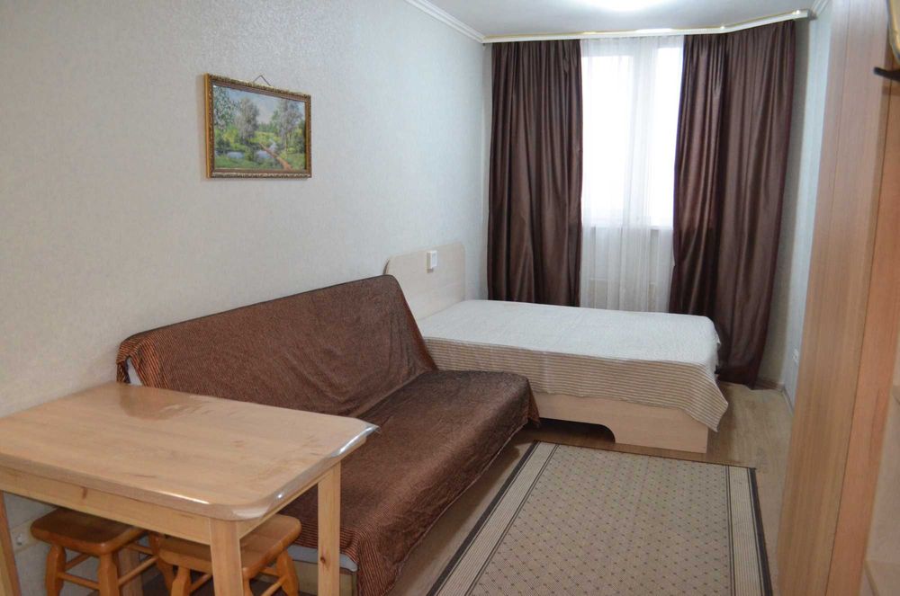 Борщаговка Святошинский. Квартира посуточно почасово Семьи Стешенкив 9