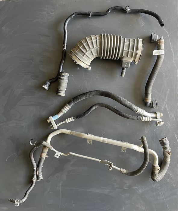 Патрубок охлаждения трубка кондиционера 3.2 jeep cherokee kl 19 -