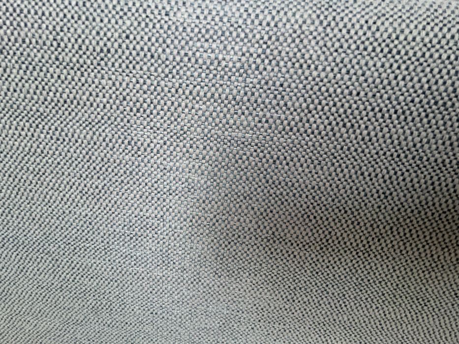 Cama dupla forrada e feita à medida, influindo os 2 colchões