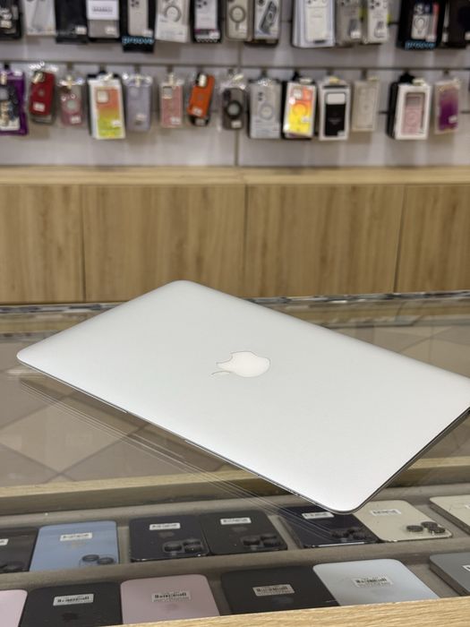 MacBook Air 11 2015 i5 4/128Gb