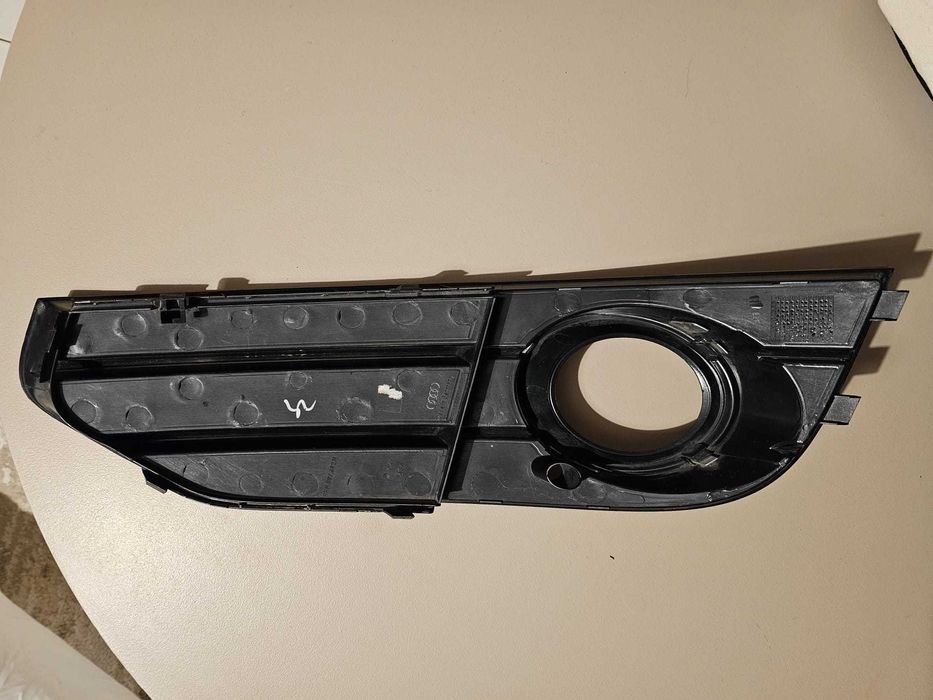 Сobertura da luz de nevoeiro (direito) Audi 4 Allroad Quattro