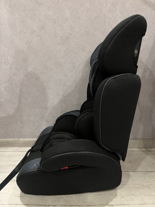 Дитяче автокрісло.Детское автокресло Есть наклон для сна. Німеччина