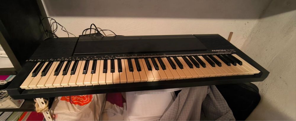 Órgão musical preto