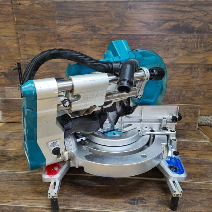 Makita DLS 111 Ukośnica Akumulatorowa
