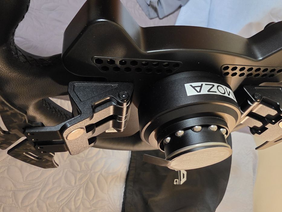 Volantes MOZA GS V2 P + RS V2
 
V2
 
Steerin
 
V2
 
Steering
 
Wheel