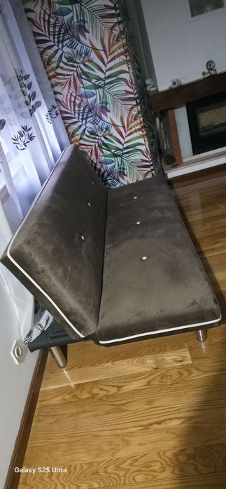 Sofá cama castanho,com 110 aberto de largura por 190 de comprimento