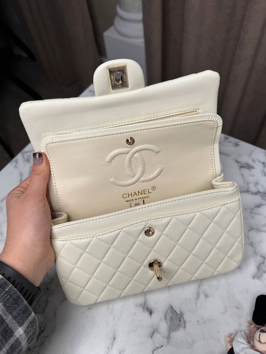 НОВА! Chanel Classic 23 Flap Caviar Leather Ivory with Silver Hardware