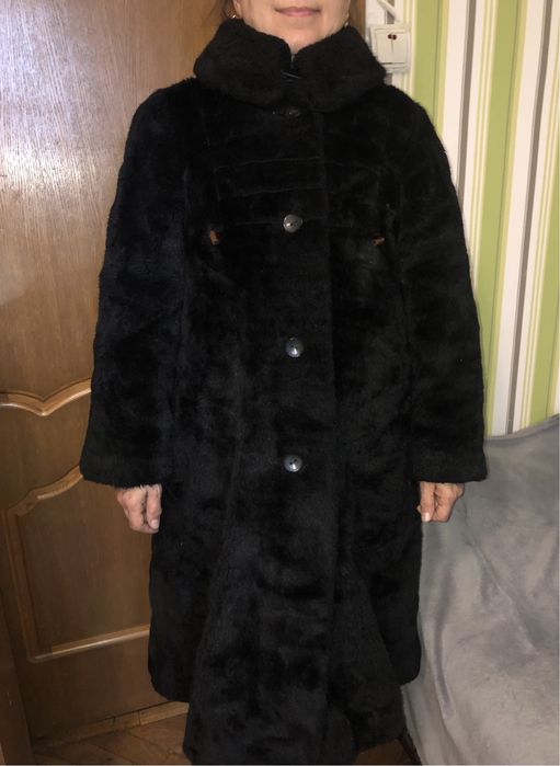 Шуба зимняя черная б/у
