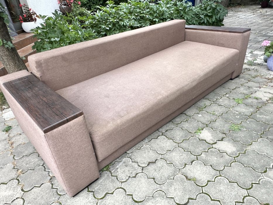 Продам диван в гарному стані.