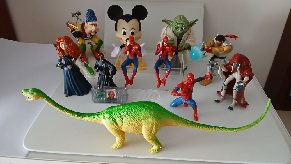 Bonecos Star Wars / Disney / DC / ...