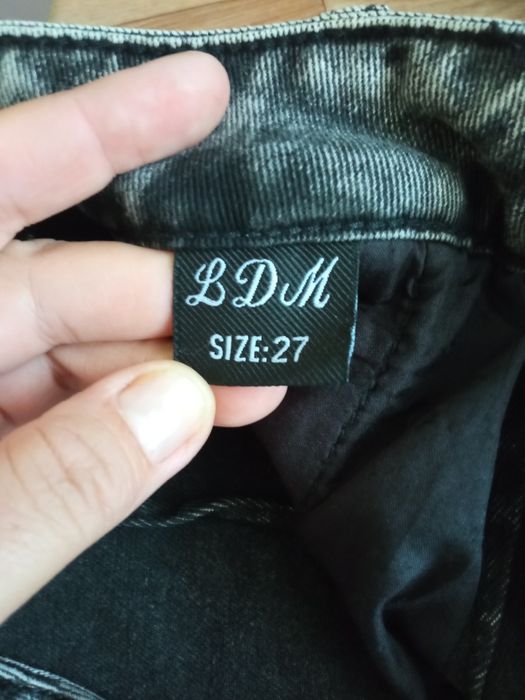 Джинси жіночі ,стильні, розмір 27