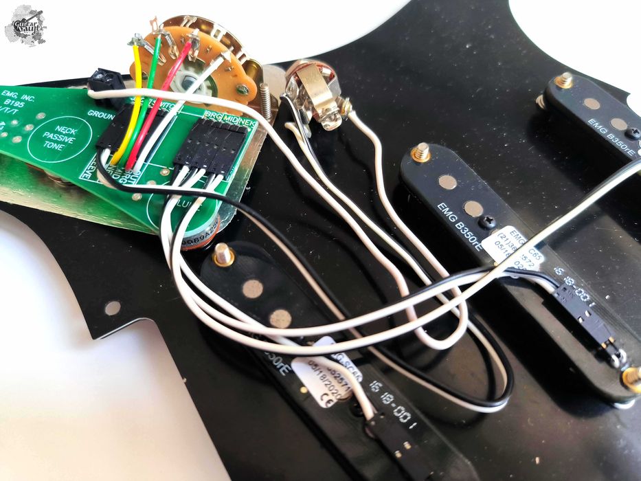 EMG ST-65 Passive Prewired Stratocaster Pickguard Set, Black пікгард