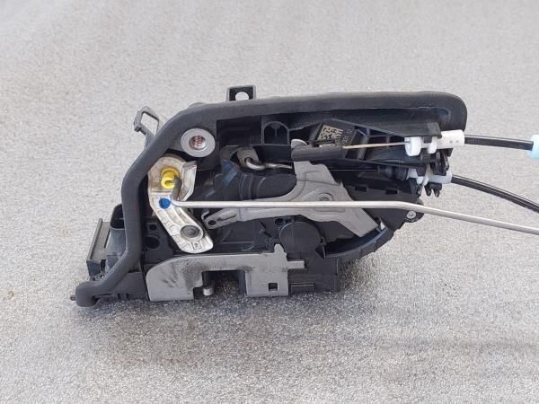 Fechadura / fecho porta frente esquerdo BMW 2 Gran Tourer (F46)