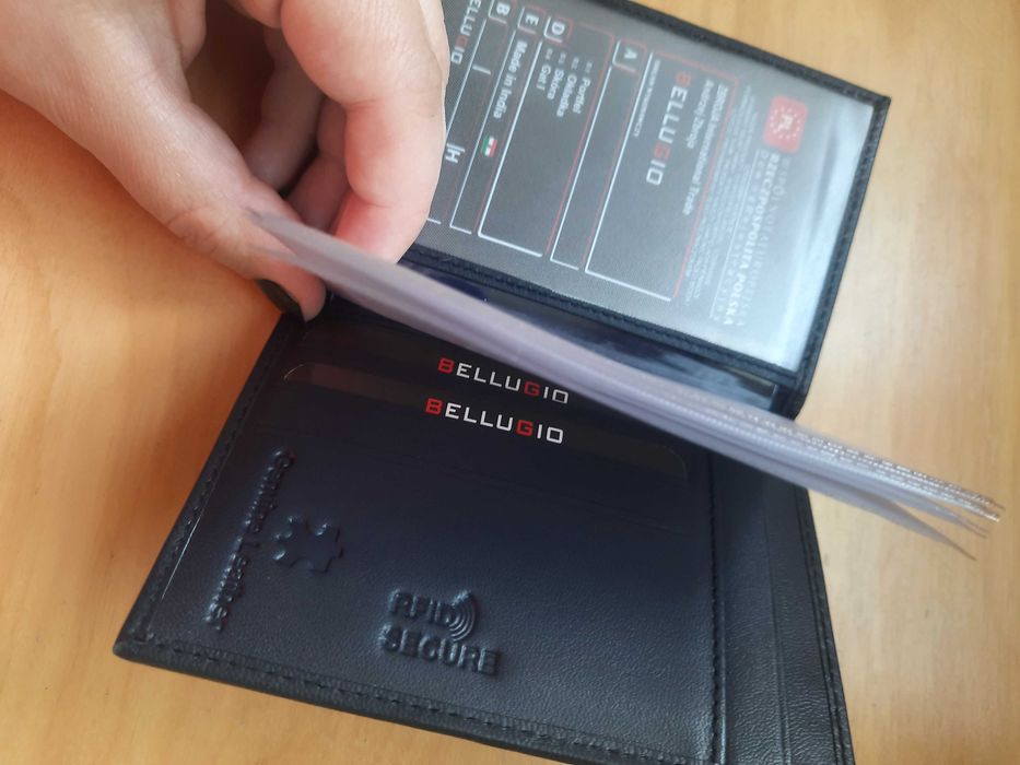 Granatowe eleganckie na karty skórzane!