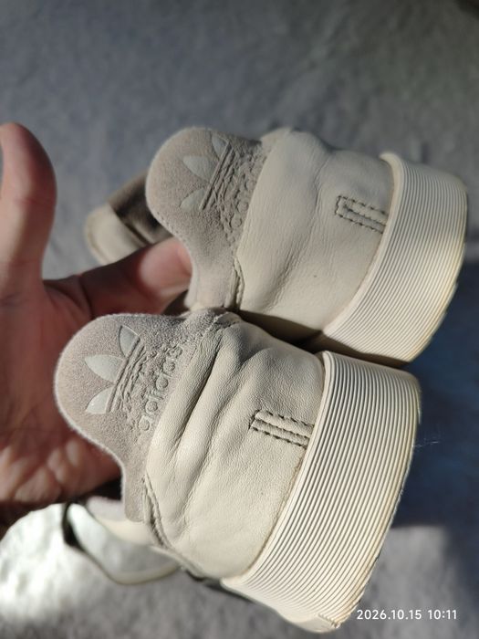 Шкіряні кросівки Adidas