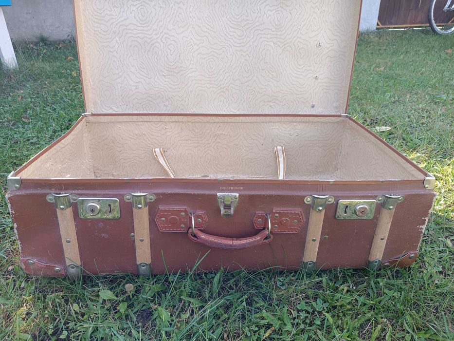 Чемодан вінтажний