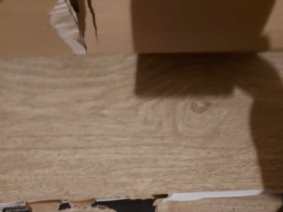 Nowe ładne płytki podłogowe