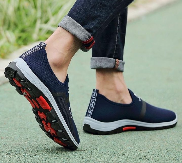 Легке текстильне взуття.