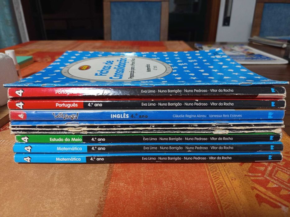 Manuais e cadernos de atividade do 4º Ano