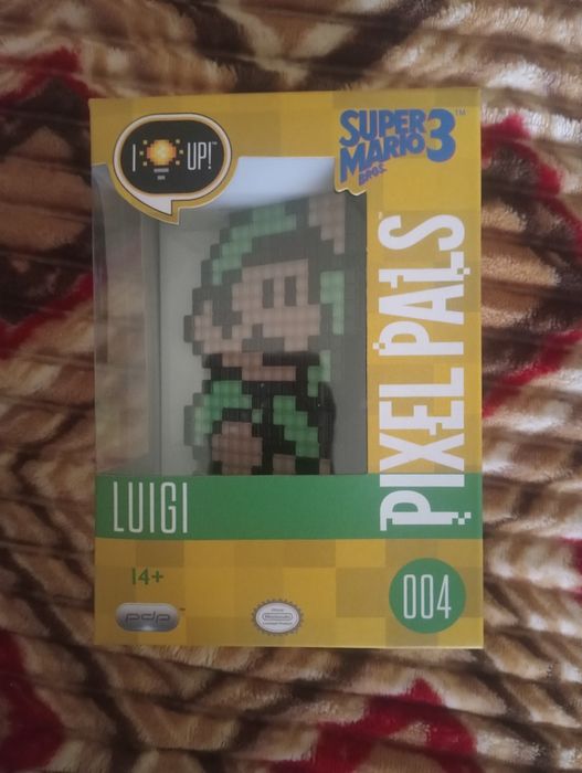 Vendo figura candeeiro Luigi nova só 5€