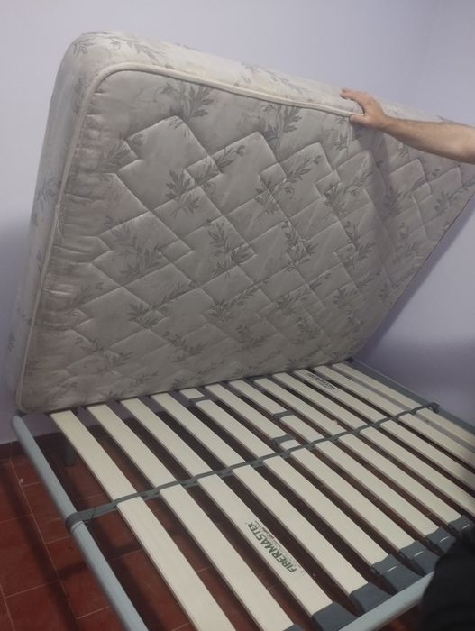 Cama casal com colchão