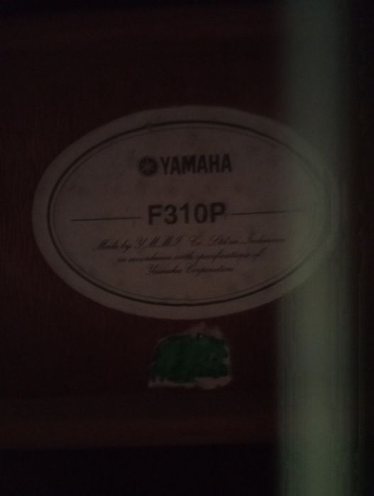 Guitarra folk Yamaha antiga