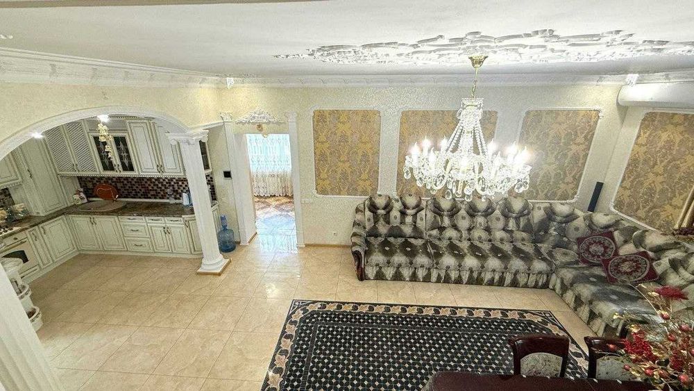 Оренда. Шикарний будинок з доглянутою ділянкою. 5 кімнат, 150 квадратів. Затишний район