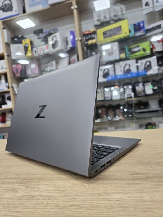 Потужній металевий/Як нові/Батарея -7годин YouTube/i7/16/512/IPS