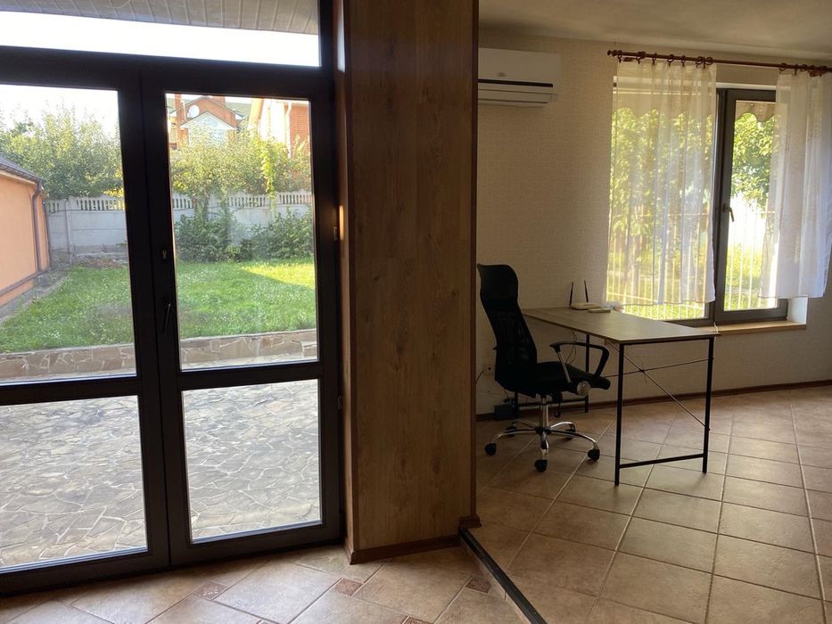 Продаж таунхауса з власною ділянкою в закритому котеджному містечку Дідовиця-2.