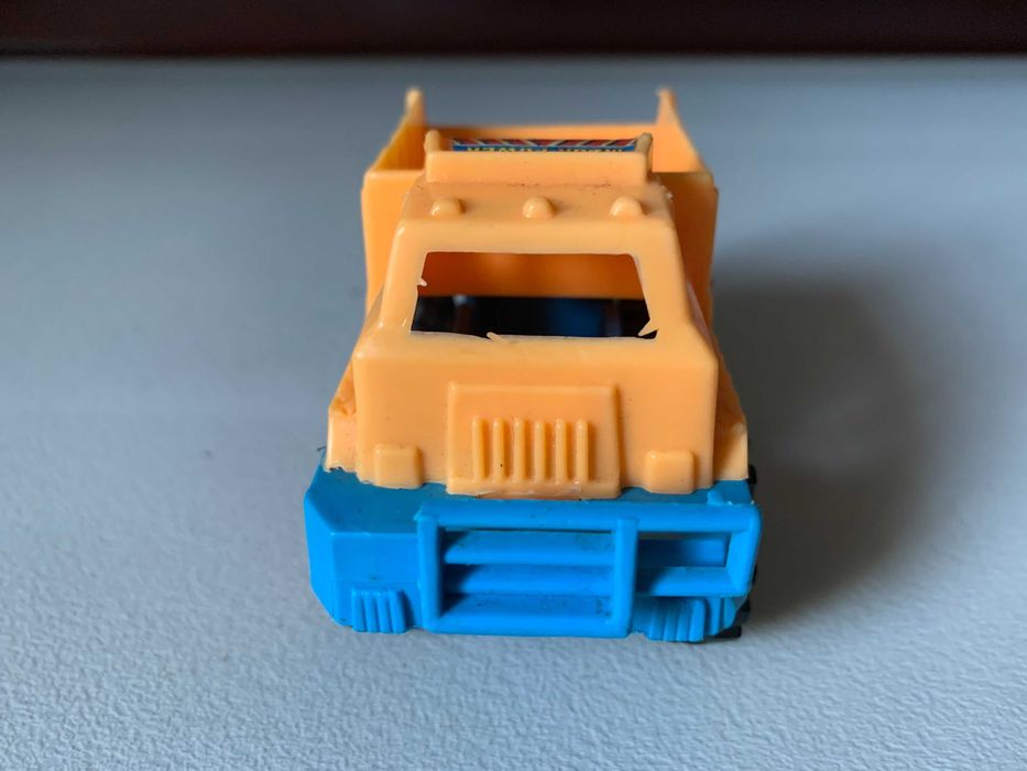 Brinquedo Camião