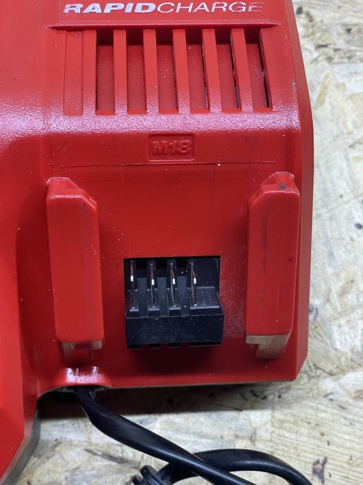 Ładowarka milwaukee