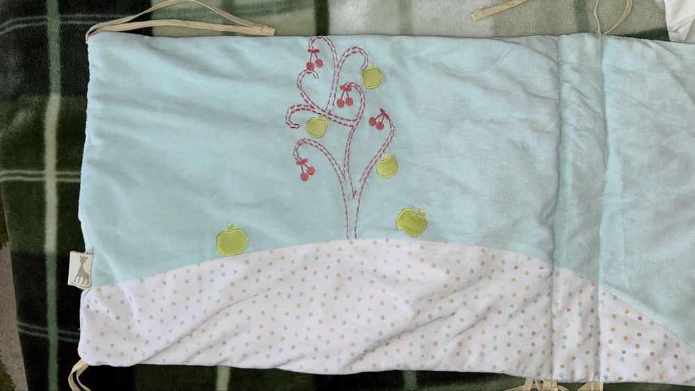 Безкоштовно Бортик на дитиче ліжчеко