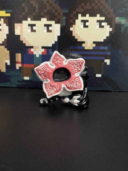 Stranger things kinder joy