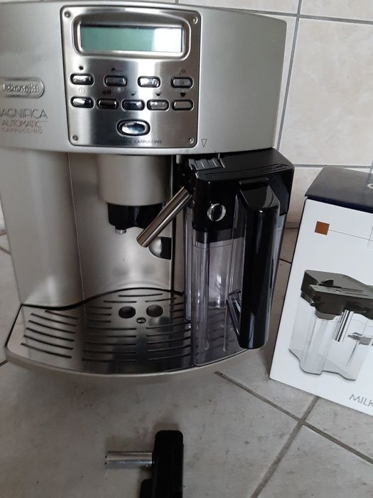 Sprzedam ekspres De'Longhi Esam 3500s