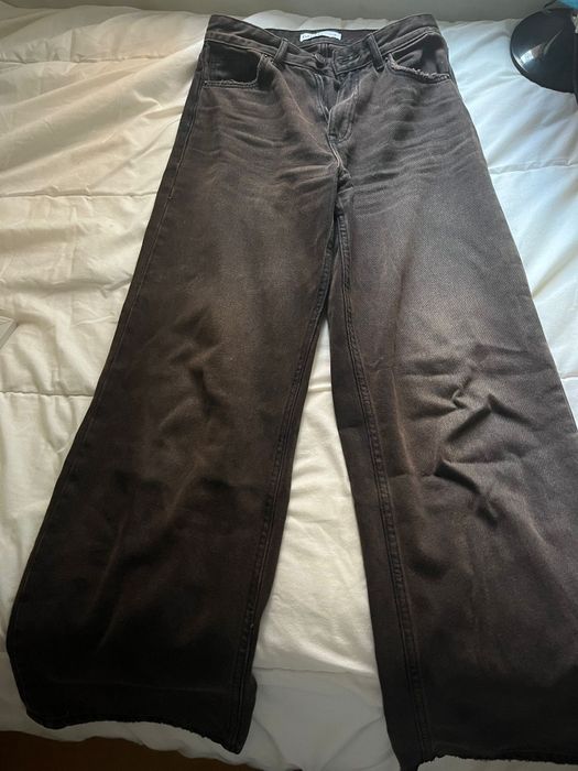 Calças wide leg castanhas.